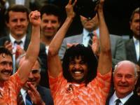 LOL直播-欧洲联赛选手风采展露，技艺精湛观众惊叹的简单介绍