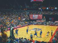 LOL-当聚光灯照亮斯台普斯，贝恩的舞台定律与魔术的无声挑战