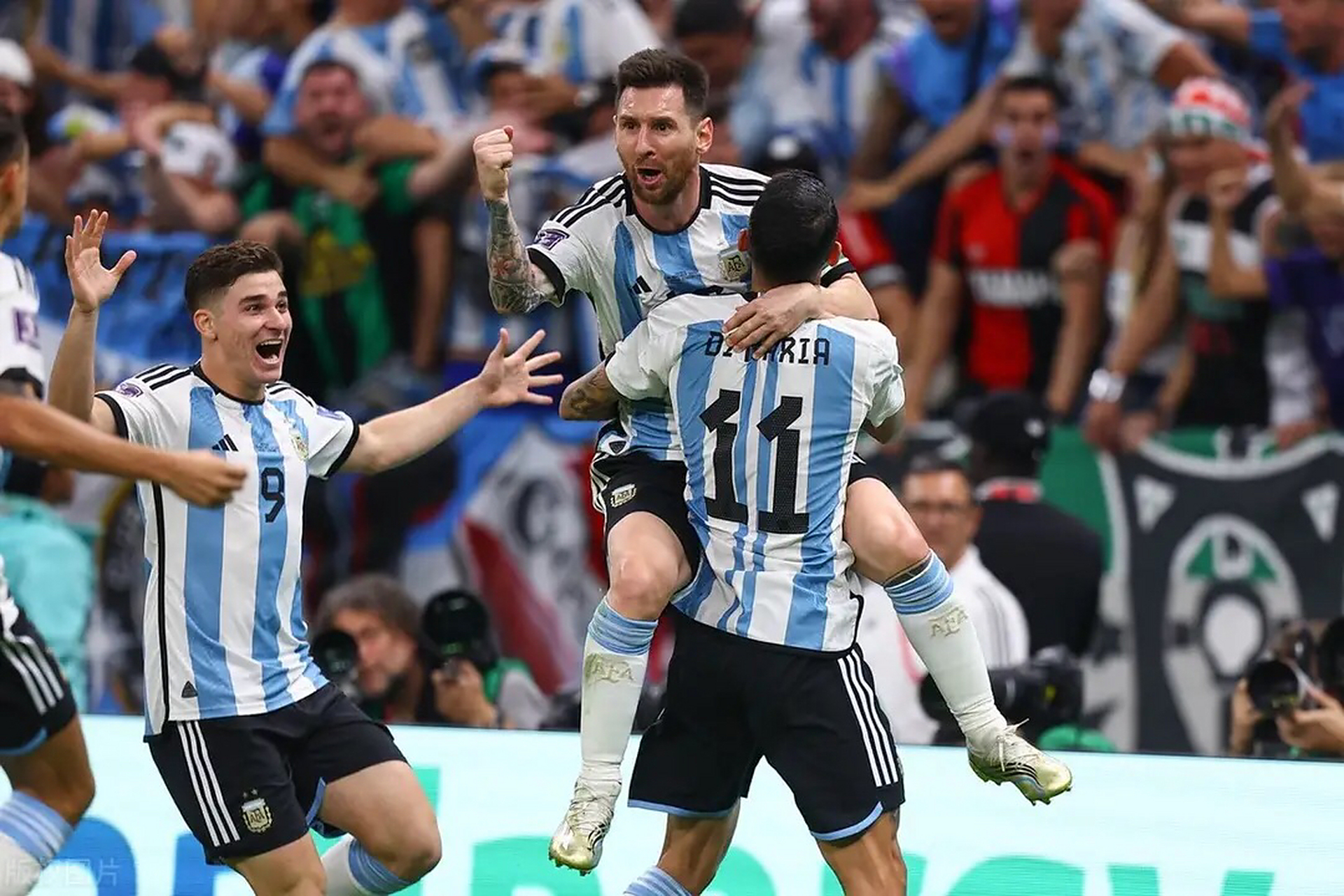 巴塞罗那逆转赢得比赛，梅西连入两球