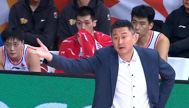 上海绿地极限逆转，客场-击败辽足