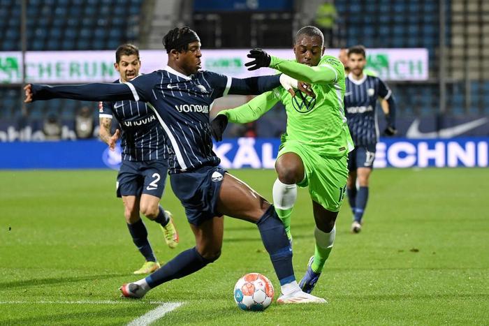 柏林赫塔遭遇连败，积分榜下滑的简单介绍