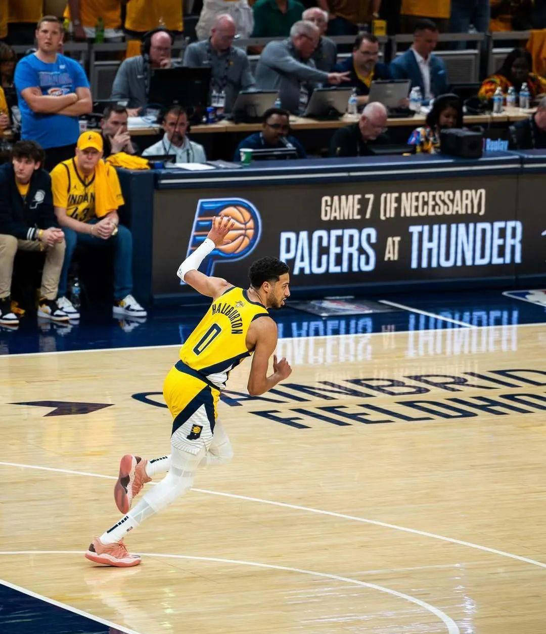 一名球员在比赛中遭遇重伤，需接受手术治疗