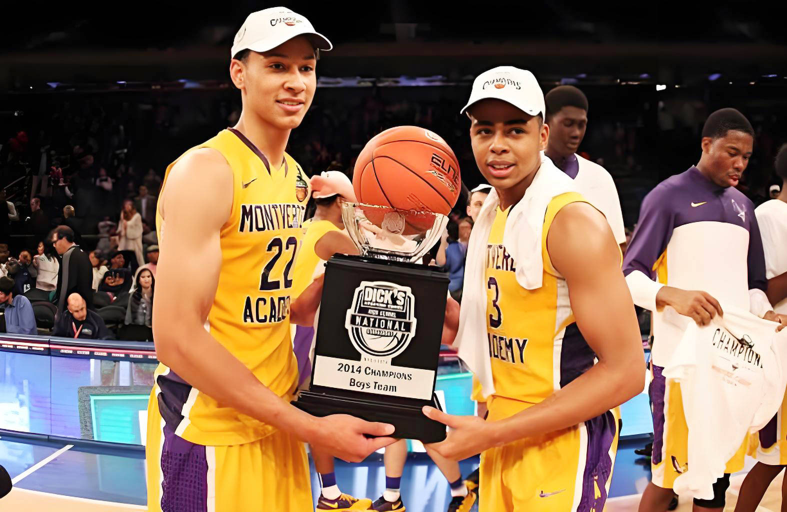 关于人后卫西蒙斯复出，让球队实力大增的信息