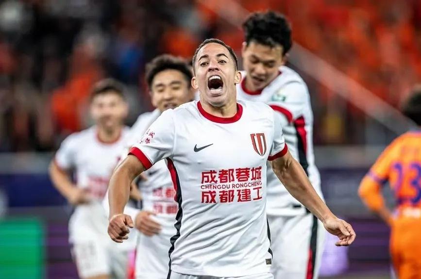 中超强强对话，球员技艺展现风采无限的简单介绍