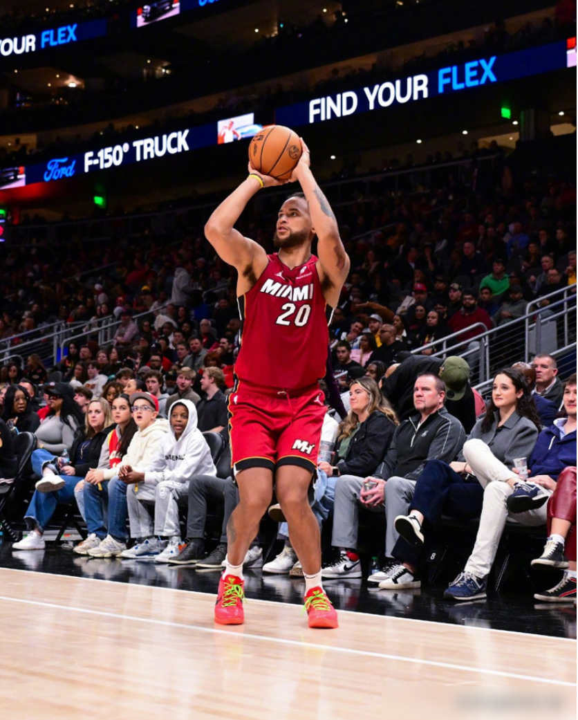 老鹰新赛季表现出色，挑战强队地位