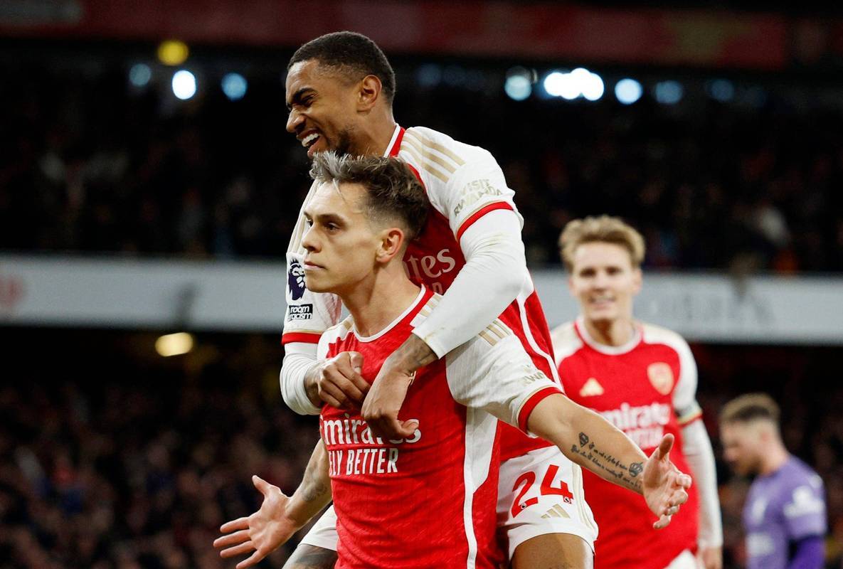 纽卡斯尔客场不敌华尔福德,保级形势更加险峻 纽卡斯尔客场不敌华尔福德,保级形势更加险峻