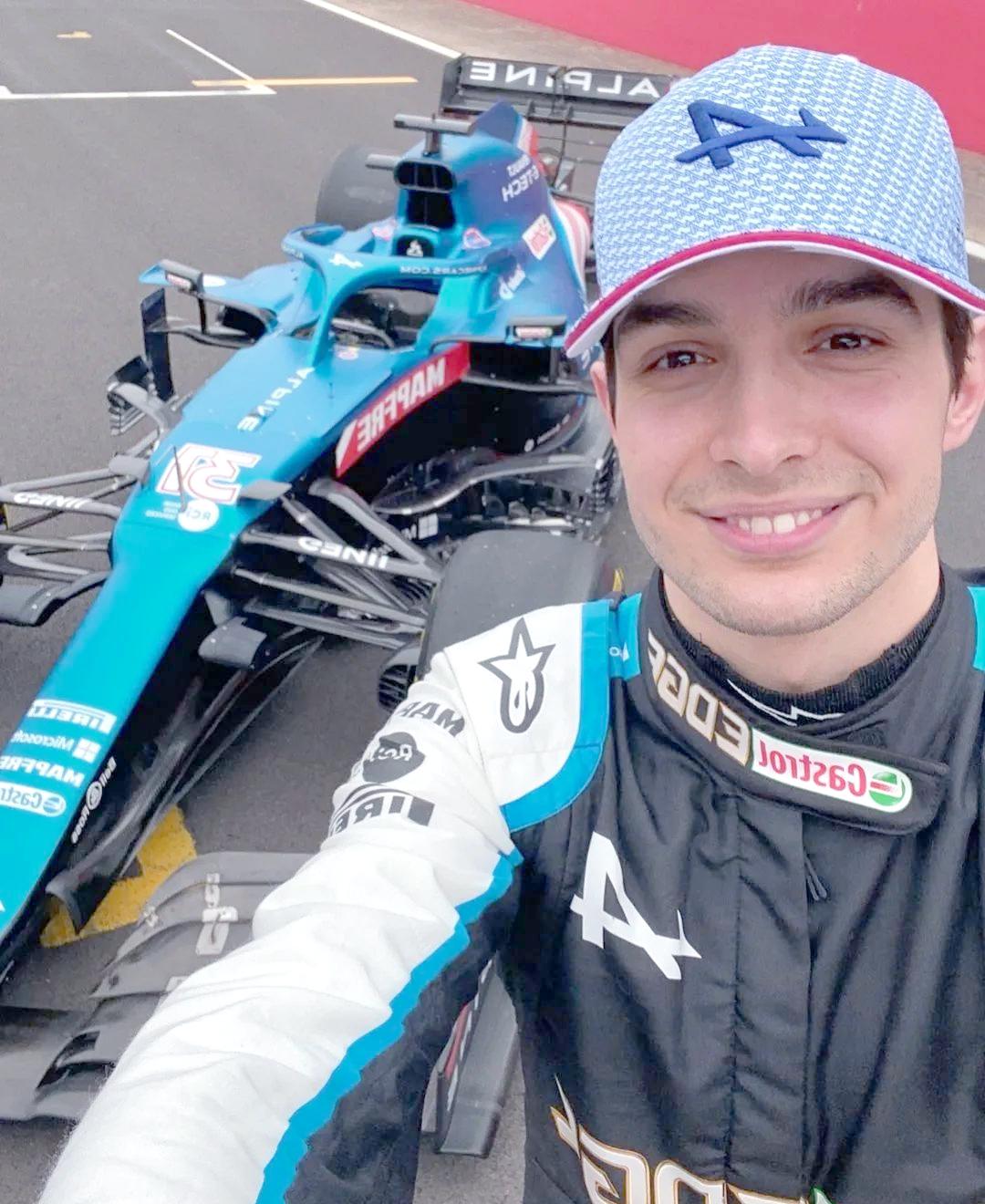 包含威廉姆斯轻取雷诺车队，汉密尔顿点燃赛场的词条