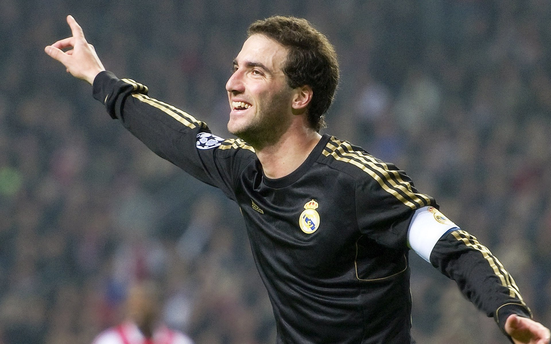 卡马文加临危救主，毕尔巴鄂强压贝蒂斯锁定关键胜利