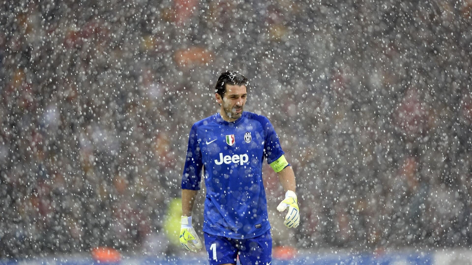 蓝黑风暴席卷安菲尔德，基耶萨的欧冠封神之夜