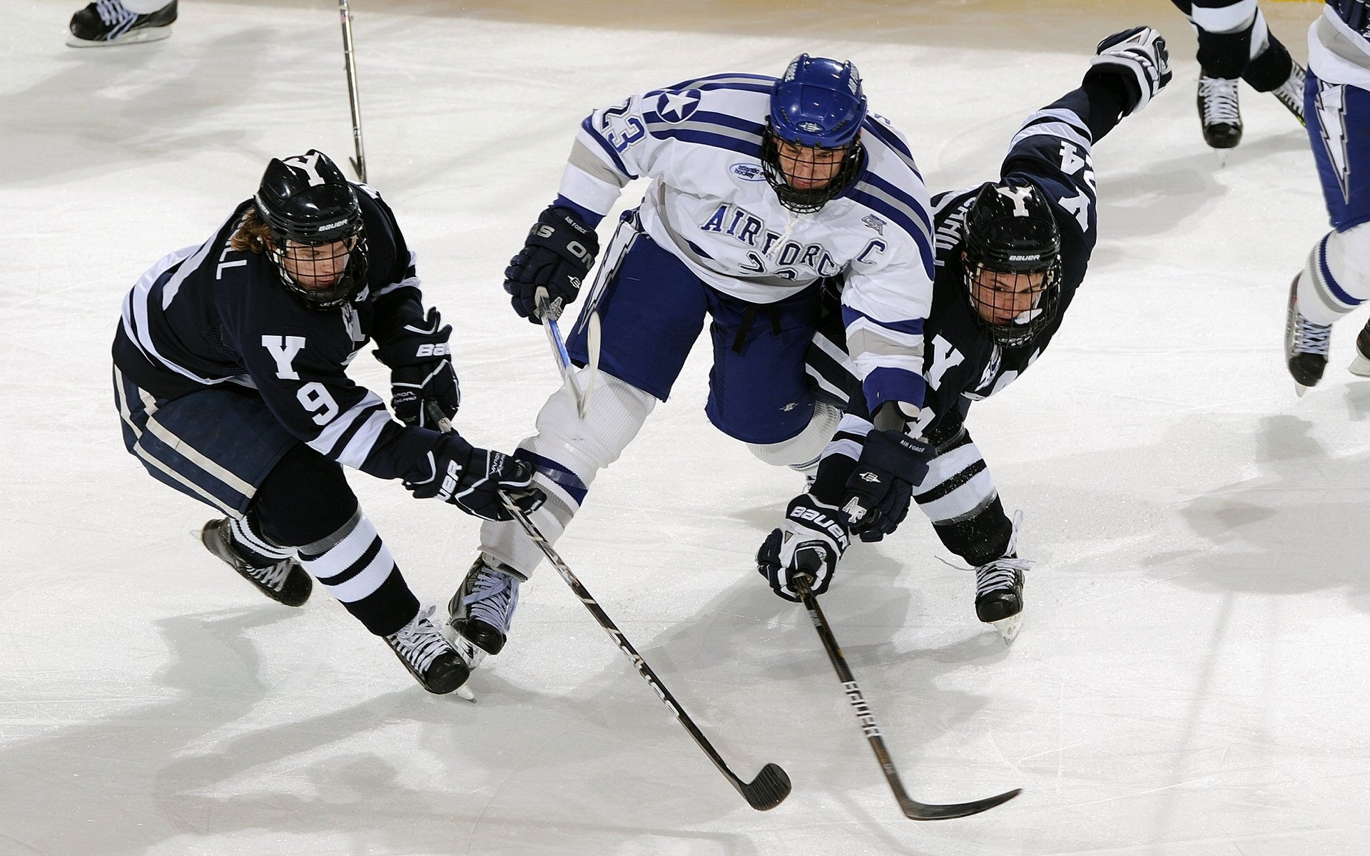 从迷失到救赎，黄喜灿的涅槃与埃及足球的启示