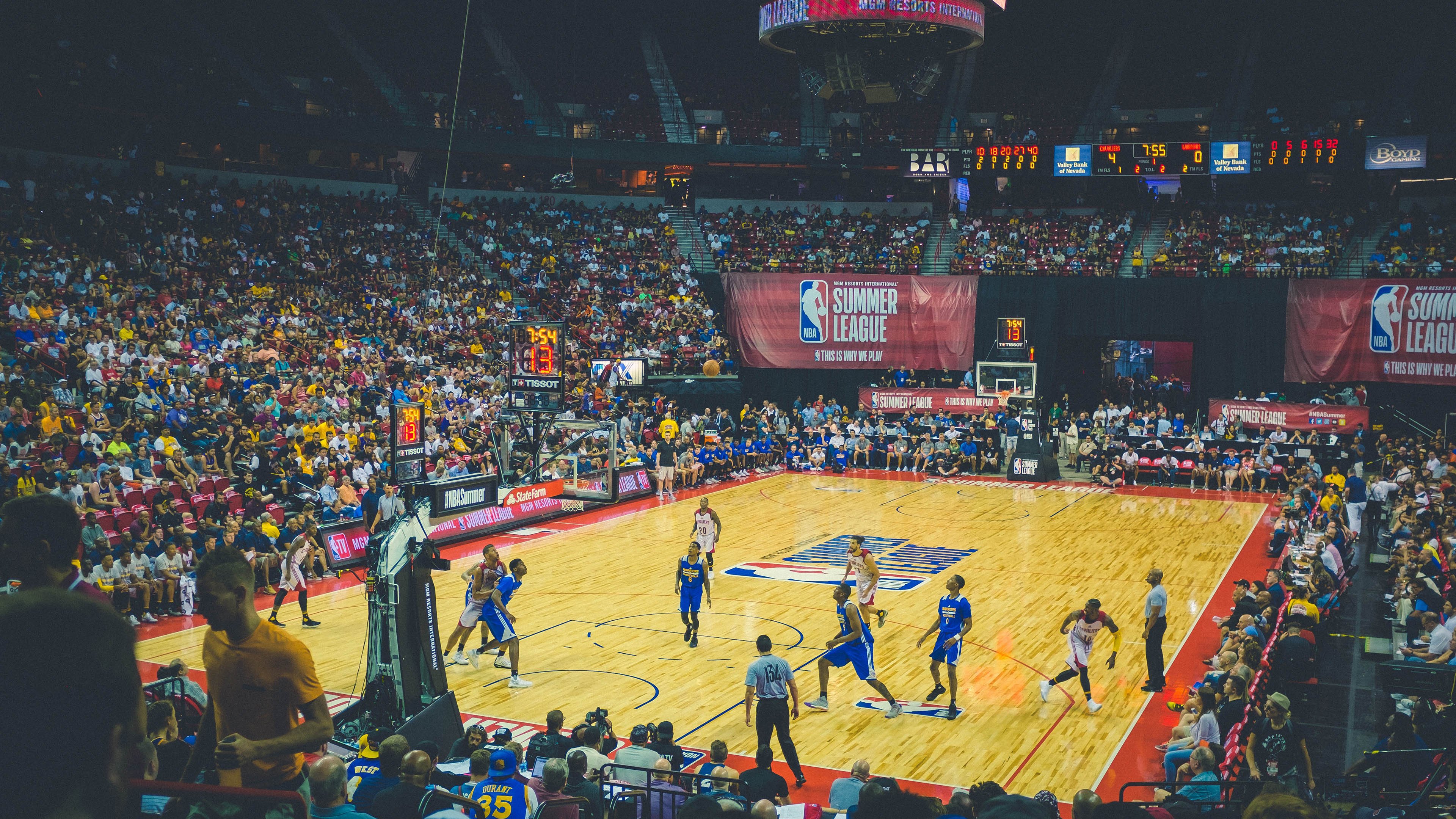 绿茵场外的得分王,当恩比德的统治力映照德甲争冠之夜