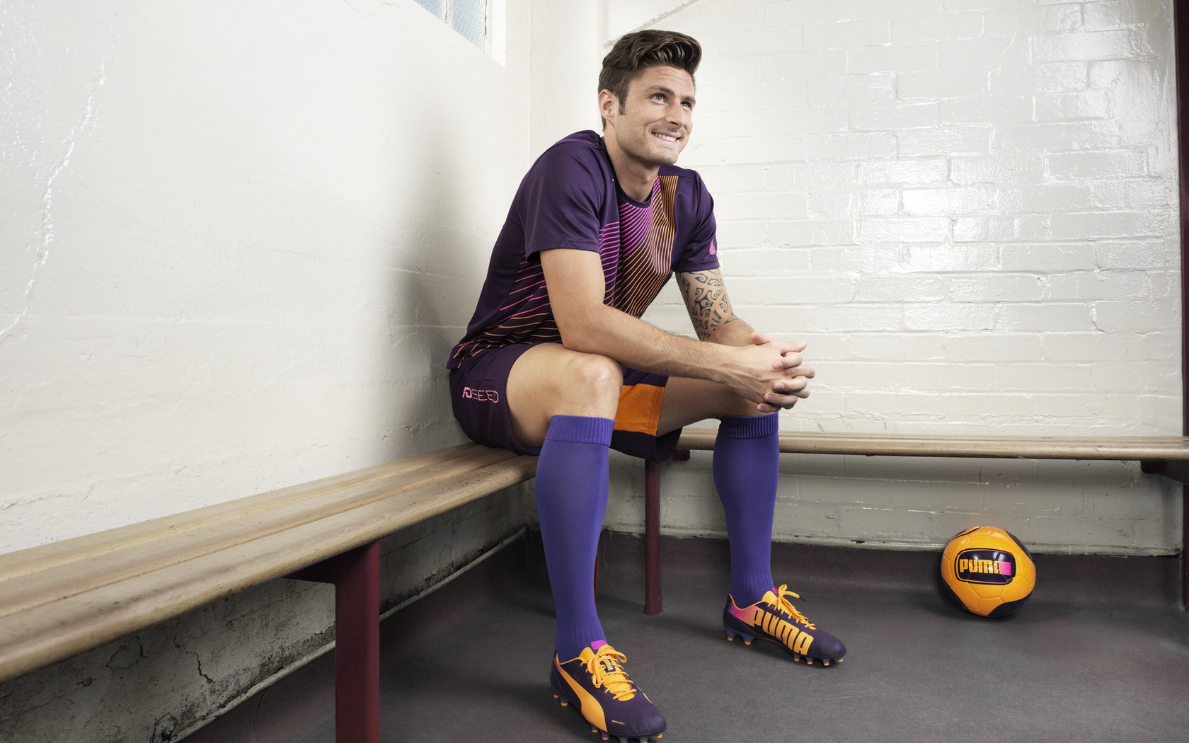 从格拉斯哥到拉各斯,奥亚尔萨瓦尔如何用欧冠级表现碾压尼日利亚足球想象